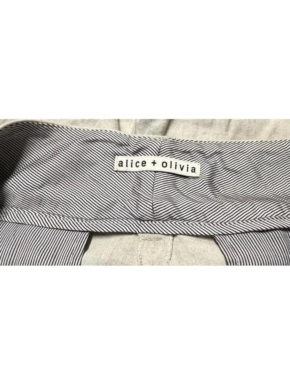 Alice + Olivia Arthur Linen Blend Tailored Shorts Beige Quiet Luxury Size 8 - Picture 5 of 6
